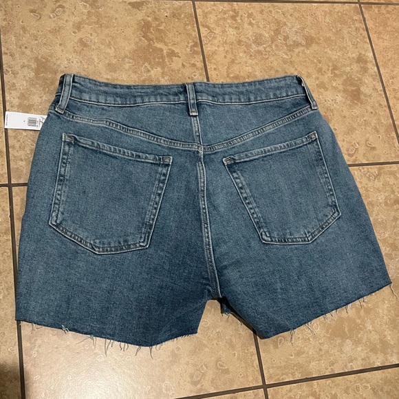 Old Navy High Rise OG Straight Cutoff Jean Shorts Women’s Size 14 NWT - Picture 5 of 5